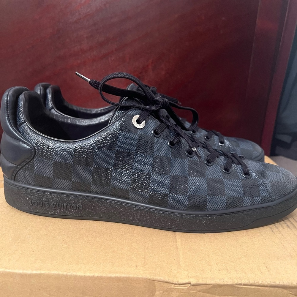 Louis Vuitton Damier Cobalt Front Row Mens 9.5 US